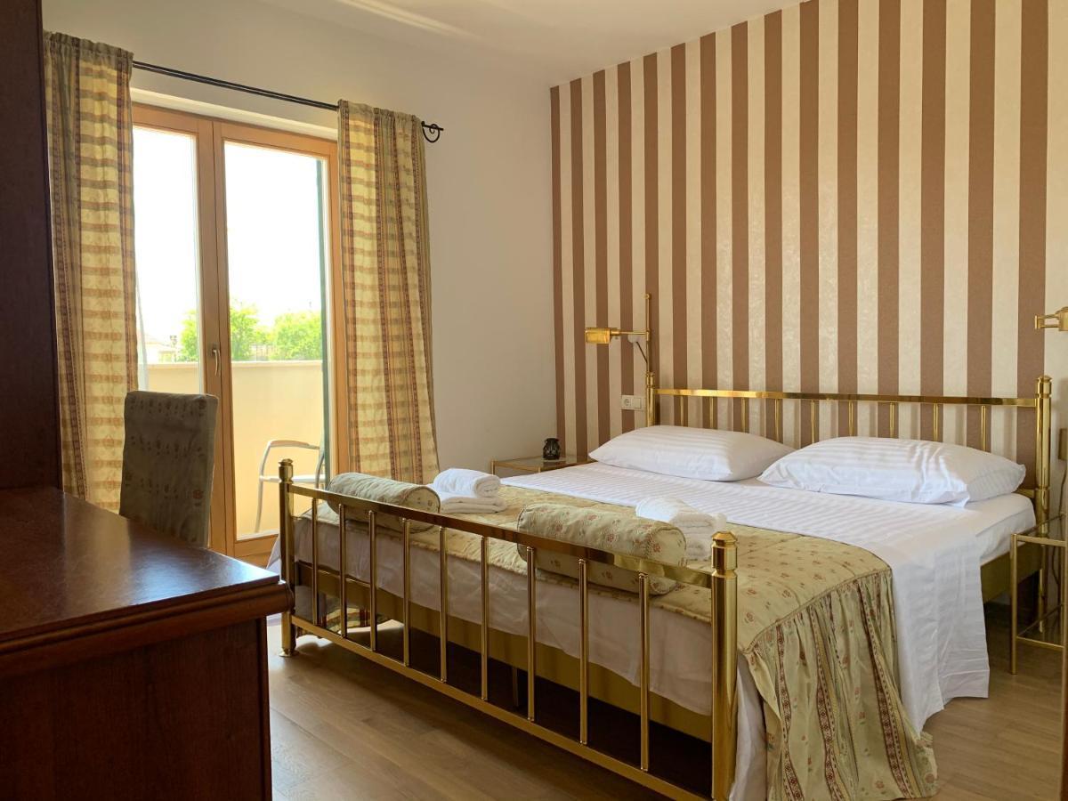 Villa Providenca Vodice Esterno foto